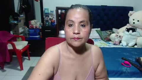 Snapshot of pervert_mommy_x chatting on December 9, 10:43 am SAMY online show from December 9, 10:43 am