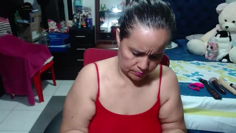 Snapshot of pervert_mommy_x chatting on December 13, 11:02 am SAMY online show from December 13, 11:02 am