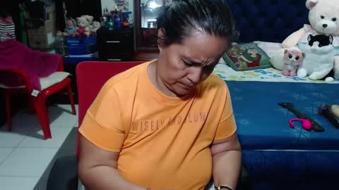 Snapshot of pervert_mommy_x chatting on December 15, 3:31 pm SAMY online show from December 15, 3:31 pm