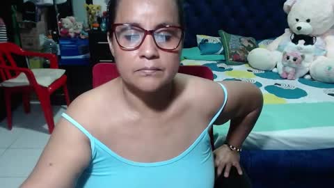 Snapshot of pervert_mommy_x chatting on December 20, 6:56 pm SAMY online show from December 20, 6:56 pm