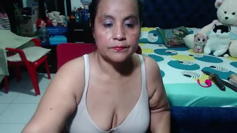Snapshot of pervert_mommy_x chatting on December 25, 12:15 pm SAMY online show from December 25, 12:15 pm