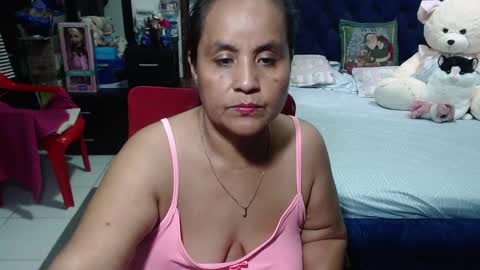 Snapshot of pervert_mommy_x chatting on January 1, 4:39 pm SAMY online show from January 1, 4:39 pm