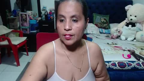 Snapshot of pervert_mommy_x chatting on January 8, 11:10 am SAMY online show from January 8, 11:10 am
