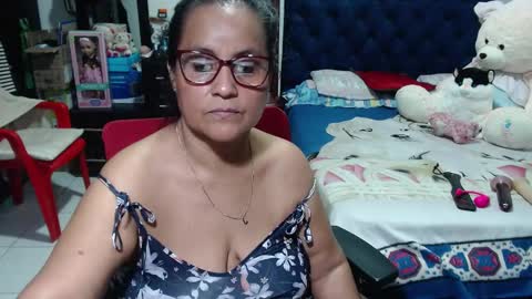 Snapshot of pervert_mommy_x chatting on January 15, 1:20 pm SAMY online show from January 15, 1:20 pm