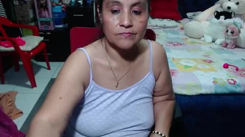 Snapshot of pervert_mommy_x chatting on January 21, 3:32 pm SAMY online show from January 21, 3:32 pm