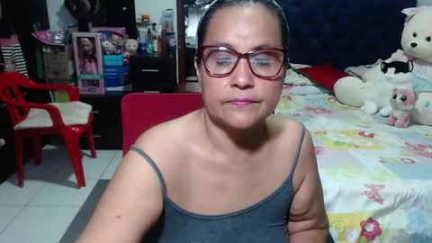 Snapshot of pervert_mommy_x chatting on January 27, 11:11 am SAMY online show from January 27, 11:11 am