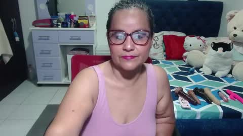 Snapshot of pervert_mommy_x chatting on October 6, 10:02 am SAMY online show from October 6, 10:02 am