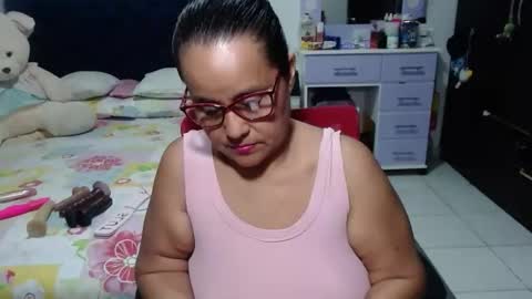 Snapshot of pervert_mommy_x chatting on February 5, 10:09 am SAMY online show from February 5, 10:09 am