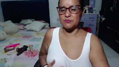 Snapshot of pervert_mommy_x chatting on February 7, 10:30 am SAMY online show from February 7, 10:30 am