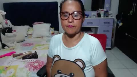 Snapshot of pervert_mommy_x chatting on February 8, 1:14 pm SAMY online show from February 8, 1:14 pm