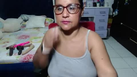 Snapshot of pervert_mommy_x chatting on February 9, 9:46 am SAMY online show from February 9, 9:46 am