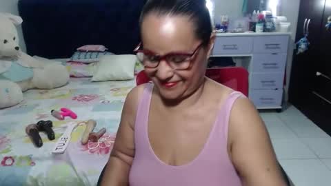 Snapshot of pervert_mommy_x chatting on February 12, 10:10 am SAMY online show from February 12, 10:10 am