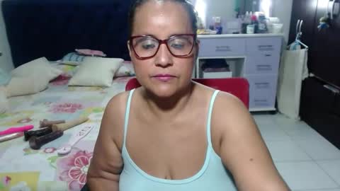 Snapshot of pervert_mommy_x chatting on February 13, 9:49 am SAMY online show from February 13, 9:49 am