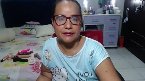 Snapshot of pervert_mommy_x chatting on February 14, 10:12 am SAMY online show from February 14, 10:12 am
