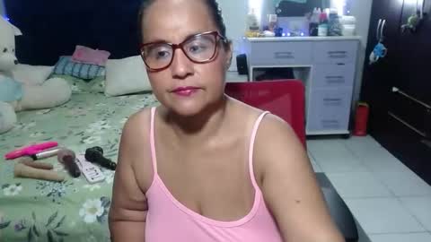 Snapshot of pervert_mommy_x chatting on February 15, 10:58 am SAMY online show from February 15, 10:58 am