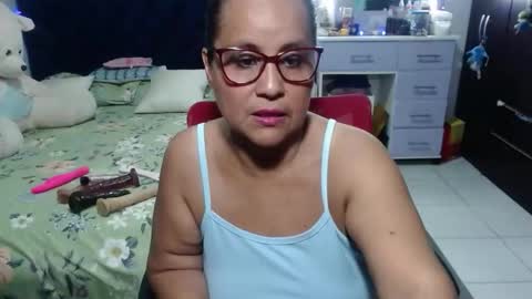 Snapshot of pervert_mommy_x chatting on February 19, 11:06 am SAMY online show from February 19, 11:06 am