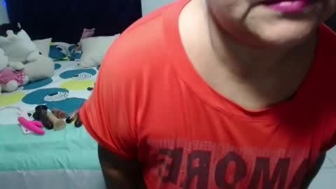 Snapshot of pervert_mommy_x chatting on February 28, 1:01 pm SAMY online show from February 28, 1:01 pm