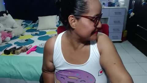 Snapshot of pervert_mommy_x chatting on March 1, 2:08 pm SAMY online show from March 1, 2:08 pm