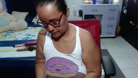 Snapshot of pervert_mommy_x chatting on March 5, 9:27 am SAMY online show from March 5, 9:27 am