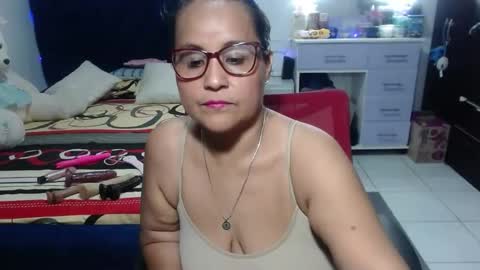 Snapshot of pervert_mommy_x chatting on April 2, 10:57 am SAMY online show from April 2, 10:57 am