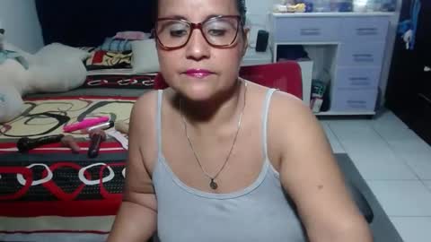 Snapshot of pervert_mommy_x chatting on April 4, 10:57 am SAMY online show from April 4, 10:57 am