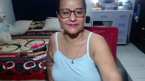 Snapshot of pervert_mommy_x chatting on April 6, 8:48 am SAMY online show from April 6, 8:48 am