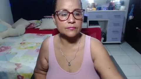 Snapshot of pervert_mommy_x chatting on April 21, 9:48 am SAMY online show from April 21, 9:48 am