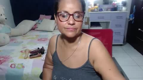 Snapshot of pervert_mommy_x chatting on April 23, 9:30 am SAMY online show from April 23, 9:30 am