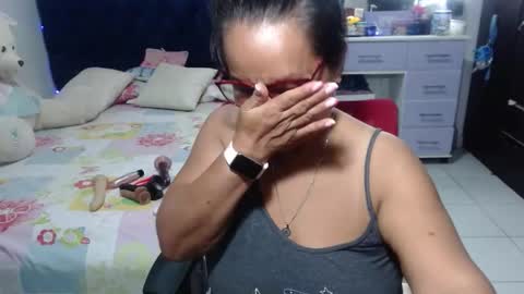 Snapshot of pervert_mommy_x chatting on April 23, 12:51 pm SAMY online show from April 23, 12:51 pm