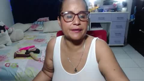Snapshot of pervert_mommy_x chatting on April 24, 10:18 am SAMY online show from April 24, 10:18 am