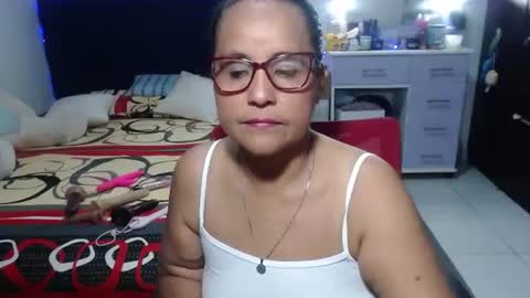 Snapshot of pervert_mommy_x chatting on April 30, 9:37 am SAMY online show from April 30, 9:37 am