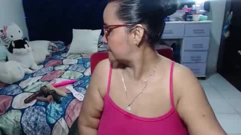 Snapshot of pervert_mommy_x chatting on May 6, 10:09 am SAMY online show from May 6, 10:09 am