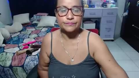 Snapshot of pervert_mommy_x chatting on May 7, 10:09 am SAMY online show from May 7, 10:09 am