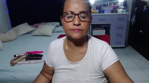 Snapshot of pervert_mommy_x chatting on May 14, 11:50 am SAMY online show from May 14, 11:50 am