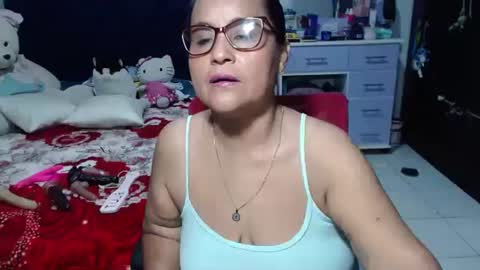 Snapshot of pervert_mommy_x chatting on May 18, 9:59 am SAMY online show from May 18, 9:59 am