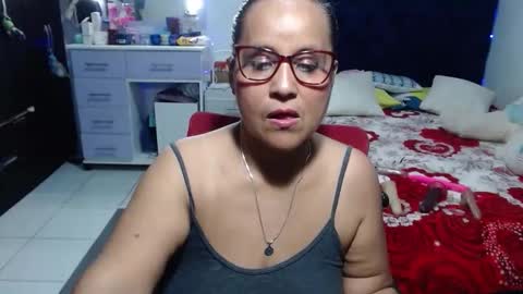 Snapshot of pervert_mommy_x chatting on May 23, 10:08 am SAMY online show from May 23, 10:08 am
