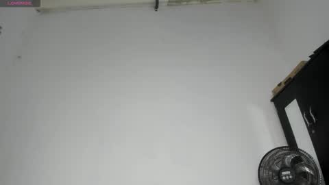 Snapshot of pervertt_mommy chatting on March 3, 8:42 am Alexandra online show from March 3, 8:42 am