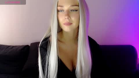 Isabella online show from March 8, 1:03 pm