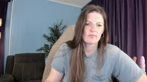 Snapshot of pessimistically_optimistic chatting on April 28, 11:26 am Kelly online show from April 28, 11:26 am