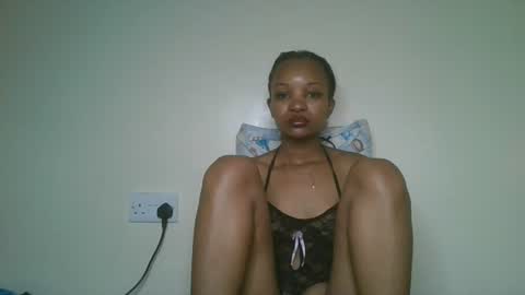 Snapshot of petal_palette chatting on June 22, 8:55 am Lolly online show from June 22, 8:55 am