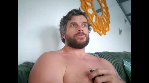 Snapshot of pete_le_meat chatting on April 27, 7:12 pm pete_le_meat online show from April 27, 7:12 pm
