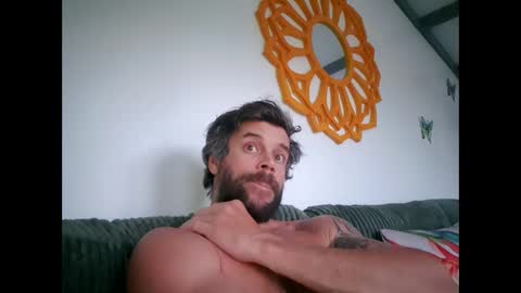 Snapshot of pete_le_meat chatting on April 29, 7:31 pm pete_le_meat online show from April 29, 7:31 pm