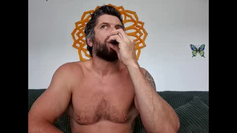 Snapshot of pete_le_meat chatting on May 17, 10:33 am pete_le_meat online show from May 17, 10:33 am