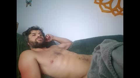 Snapshot of pete_le_meat chatting on May 18, 10:26 pm pete_le_meat online show from May 18, 10:26 pm