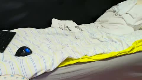 peter196888 online show from March 17, 10:40 am