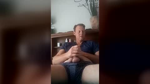 Snapshot of peter2216 chatting on July 12, 6:59 am peter online show from July 12, 6:59 am