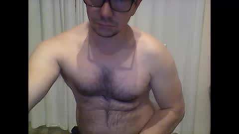 Snapshot of peter_7776 chatting on June 1, 1:18 am peter online show from June 1, 1:18 am