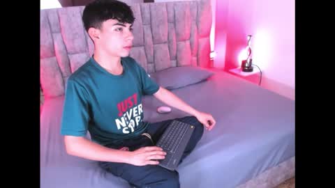 Snapshot of peter_chase chatting on February 8, 6:00 pm Peter online show from February 8, 6:00 pm