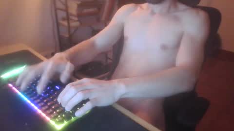Snapshot of peter_coat chatting on June 24, 10:42 pm peter_coat online show from June 24, 10:42 pm