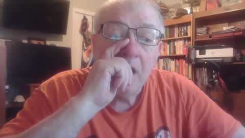 Snapshot of peterinohio57 chatting on May 30, 12:35 pm peterinohio57 online show from May 30, 12:35 pm